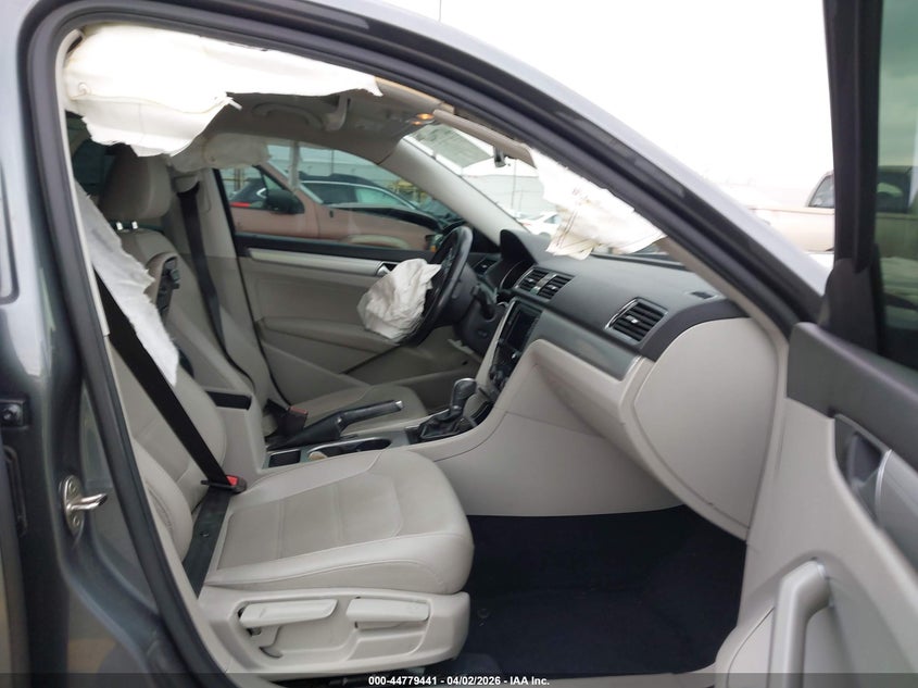 2019 Volkswagen Passat 2.0T Wolfsburg Edition