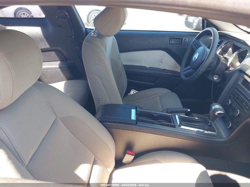 2012 Ford Mustang V6