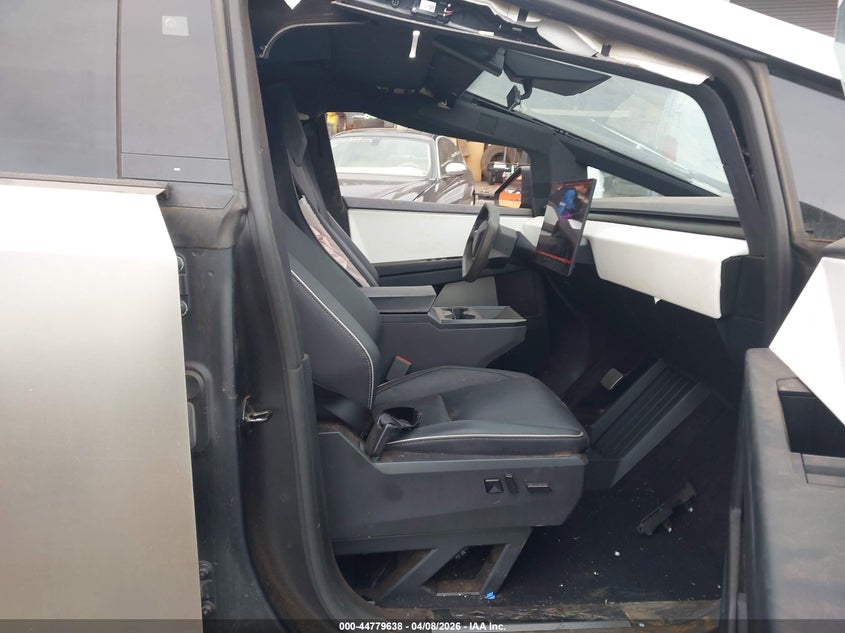 2024 TESLA CYBERTRUCK auction photo 5