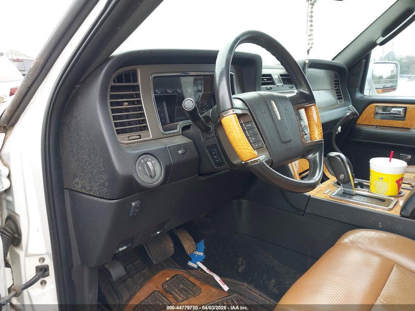 2011 Lincoln Navigator L VIN: 5LMJJ3H52BEJ02238 Lot: 44779730