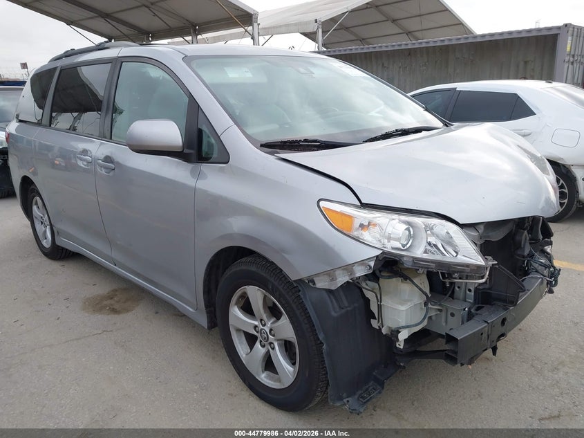 2018 Toyota Sienna Le 8 Passenger