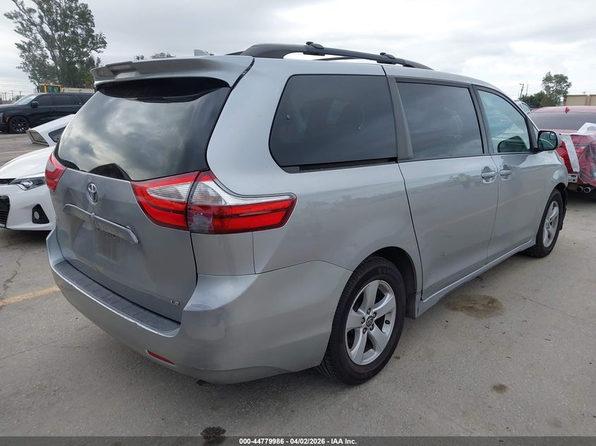 2018 Toyota Sienna Le 8 Passenger