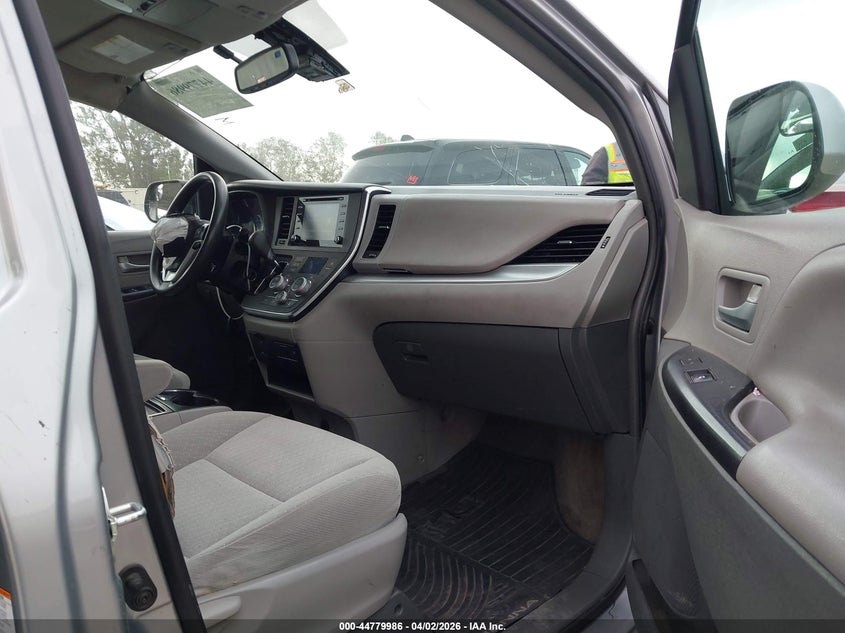 2018 Toyota Sienna Le 8 Passenger