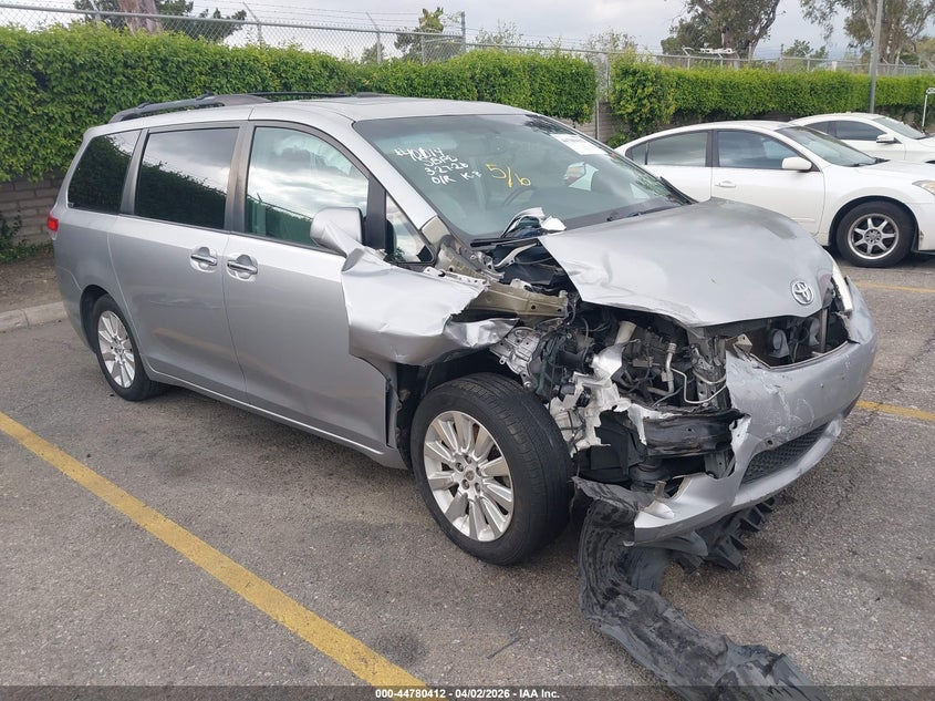 2012 Toyota Sienna Limited V6 7 Passenger