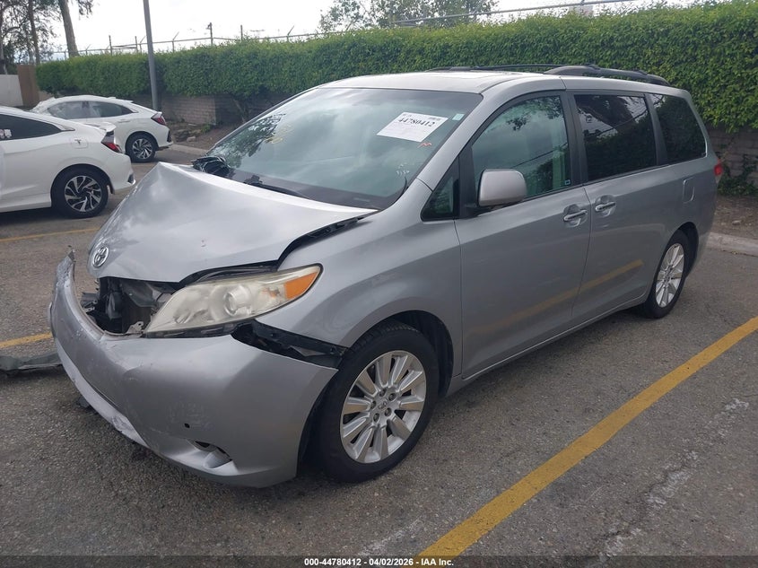 2012 Toyota Sienna Limited V6 7 Passenger