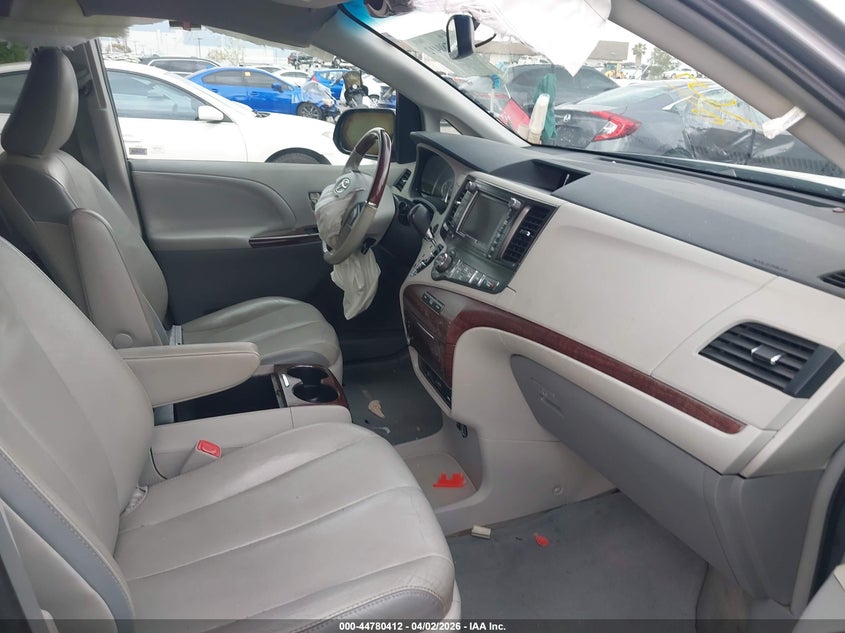 2012 Toyota Sienna Limited V6 7 Passenger