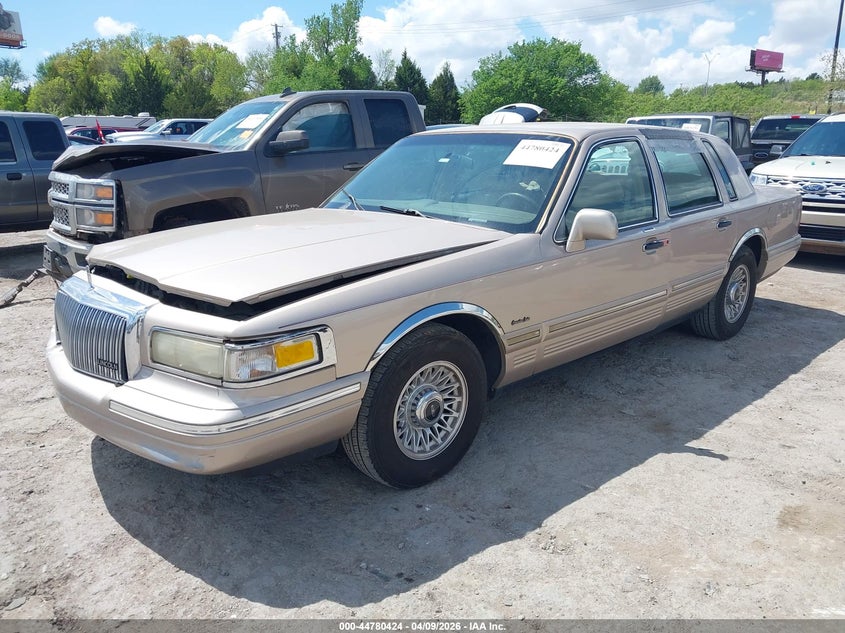 1LNLM81W2VY728233 1997 Lincoln Town Car Executive photo 1
