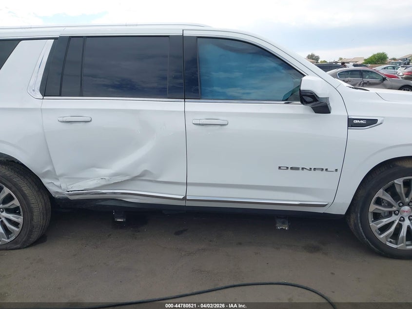 2022 GMC Yukon Xl 4Wd Denali VIN: 1GKS2JKLXNR127295 Lot: 44780521