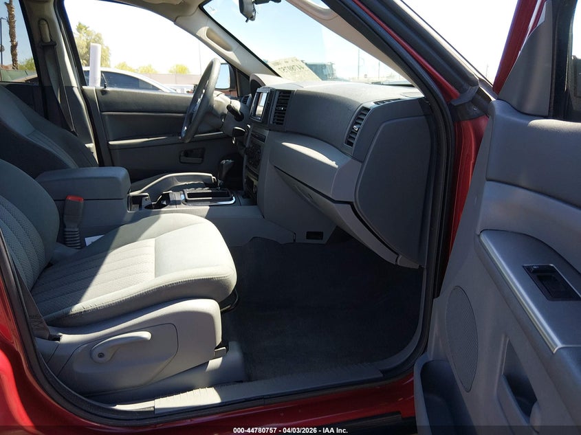 2005 Jeep Grand Cherokee Laredo