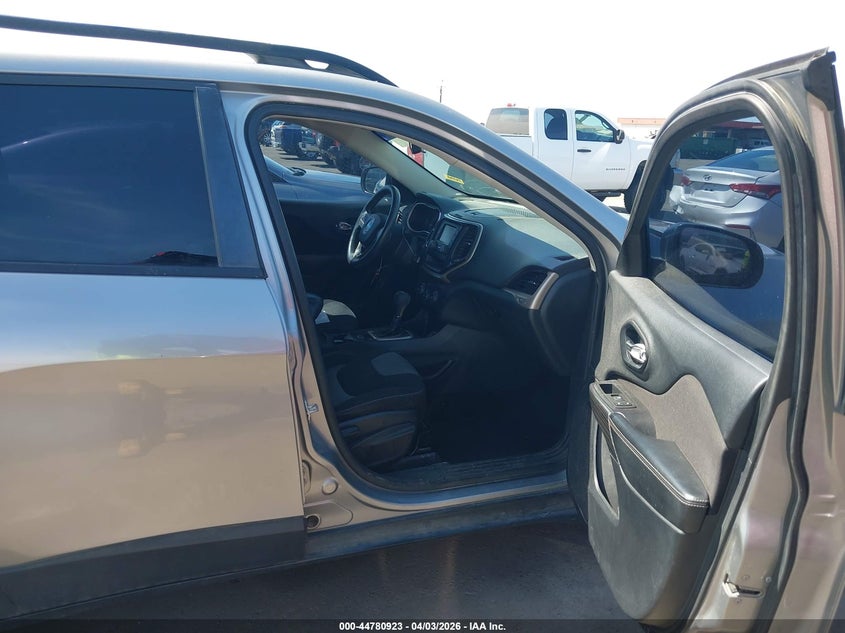 2015 Jeep Cherokee Sport