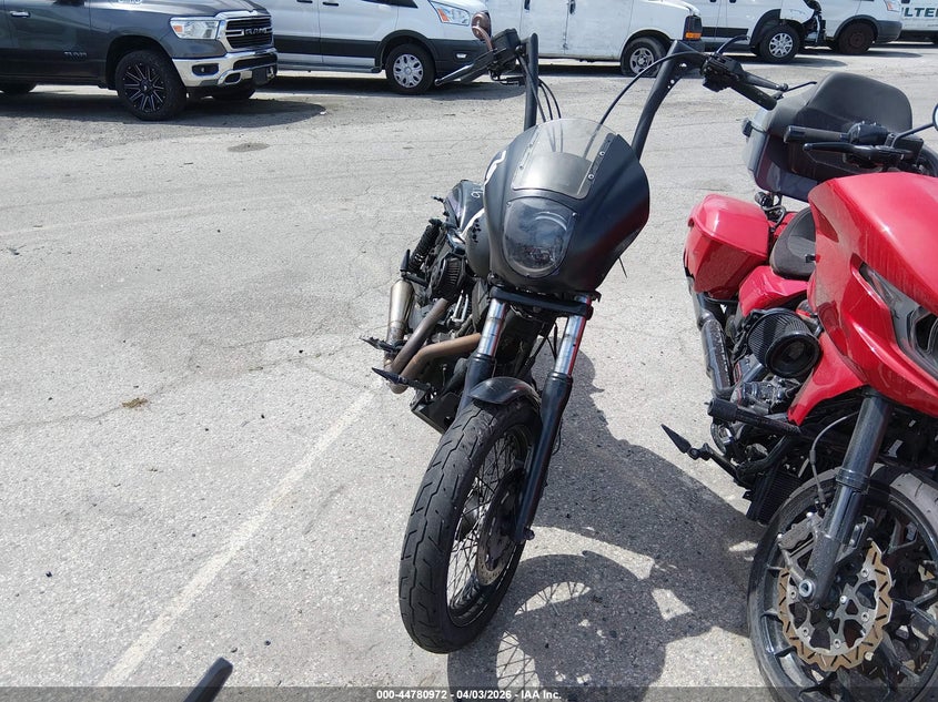 2015 HARLEY-DAVIDSON FXDB auction photo 5