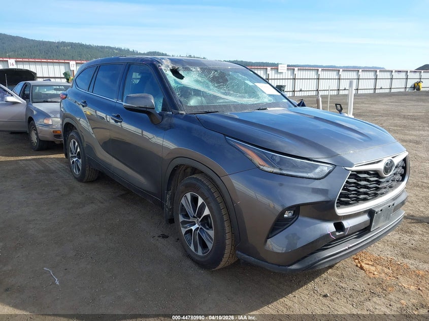 2021 Toyota Highlander Xle