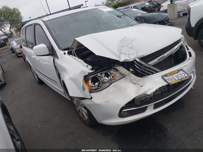 2016 Chrysler Town & Country Touring