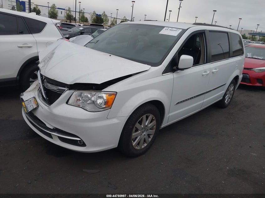 2016 Chrysler Town & Country Touring