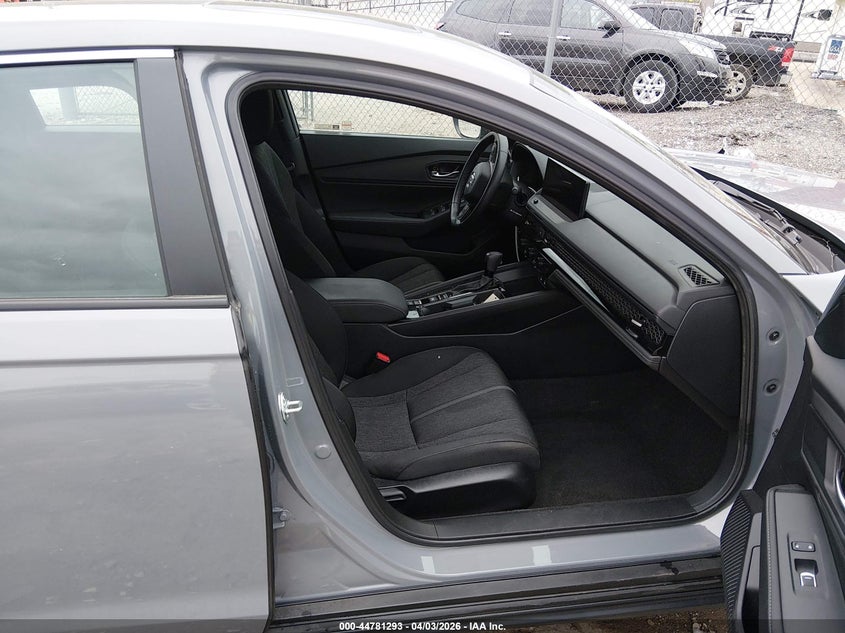 2025 HONDA ACCORD HYBRID auction photo 5