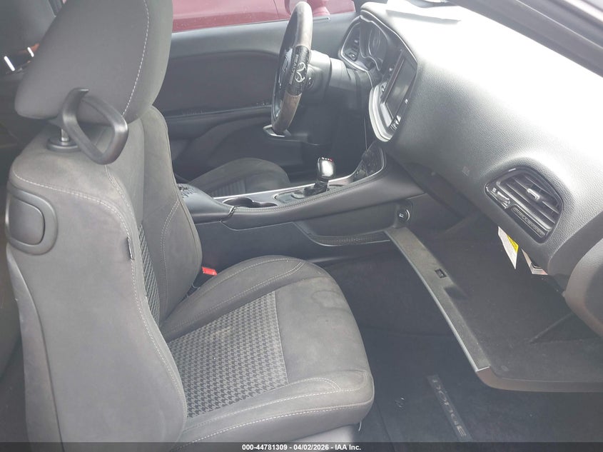 2015 Dodge Challenger Sxt