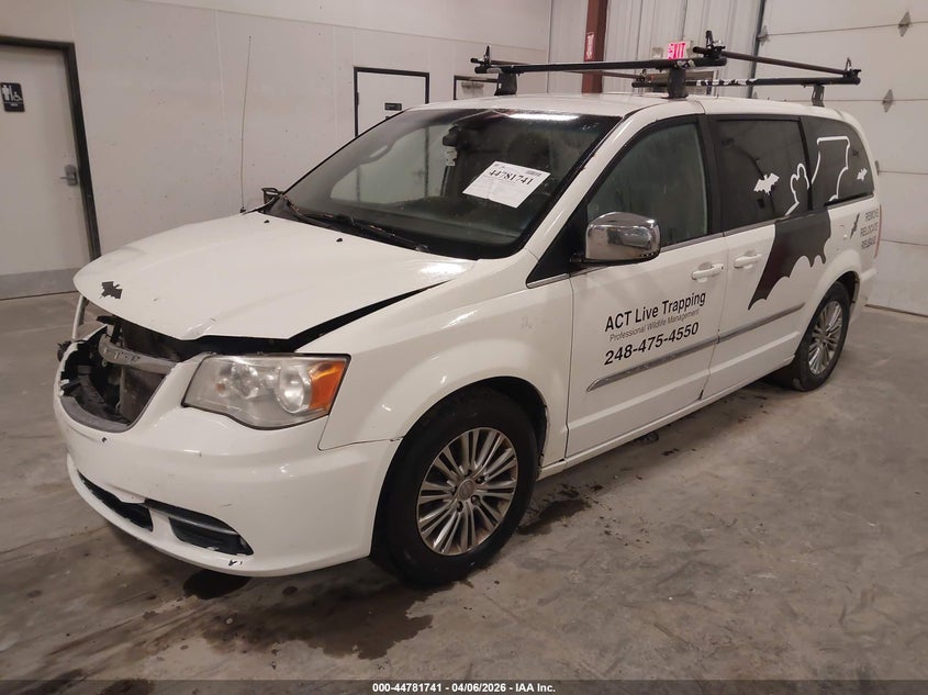 2013 Chrysler Town & Country Touring-L