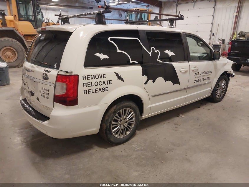 2013 Chrysler Town & Country Touring-L