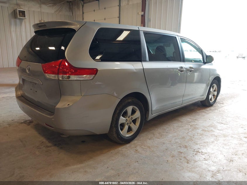 2012 Toyota Sienna Le 8 Passenger
