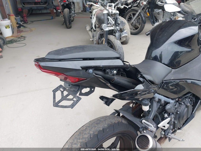 2019 Kawasaki Ex400 VIN: JKAEXKG15KDA32933 Lot: 44781849