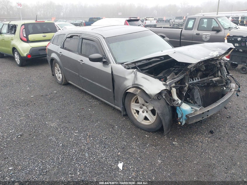 2005 Dodge Magnum Se