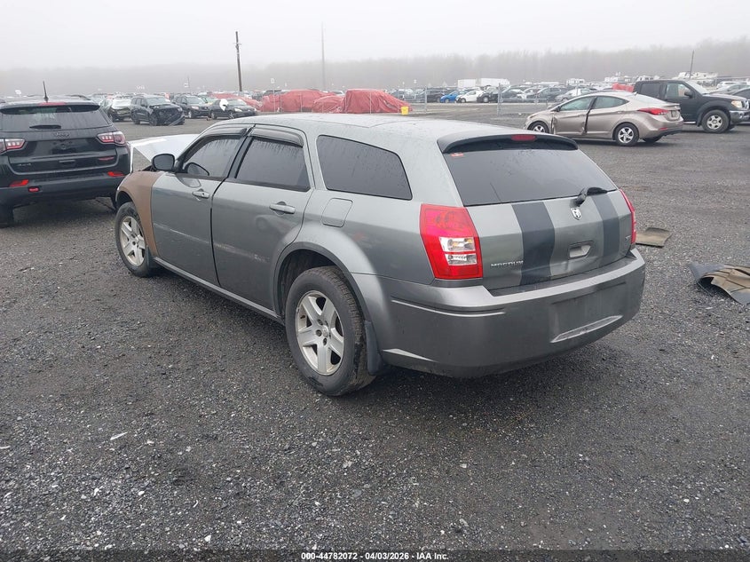 2005 Dodge Magnum Se