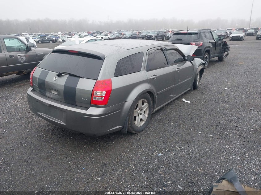 2005 Dodge Magnum Se