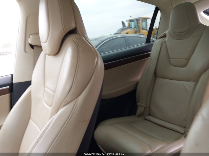 2017 Tesla Model X 100D/75D/90D VIN: 5YJXCBE25HF049459 Lot: 44782130