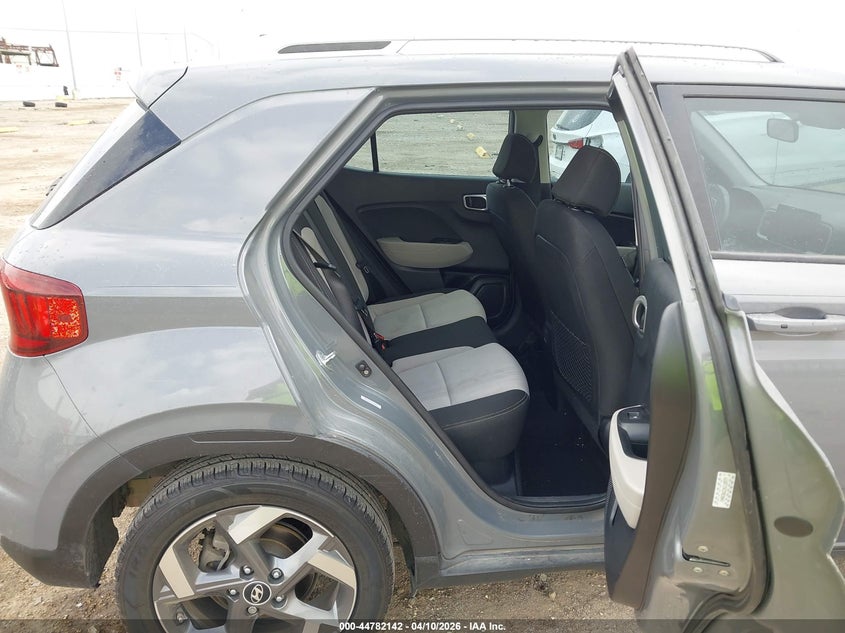 2021 Hyundai Venue Sel VIN: KMHRC8A31MU118977 Lot: 44782142