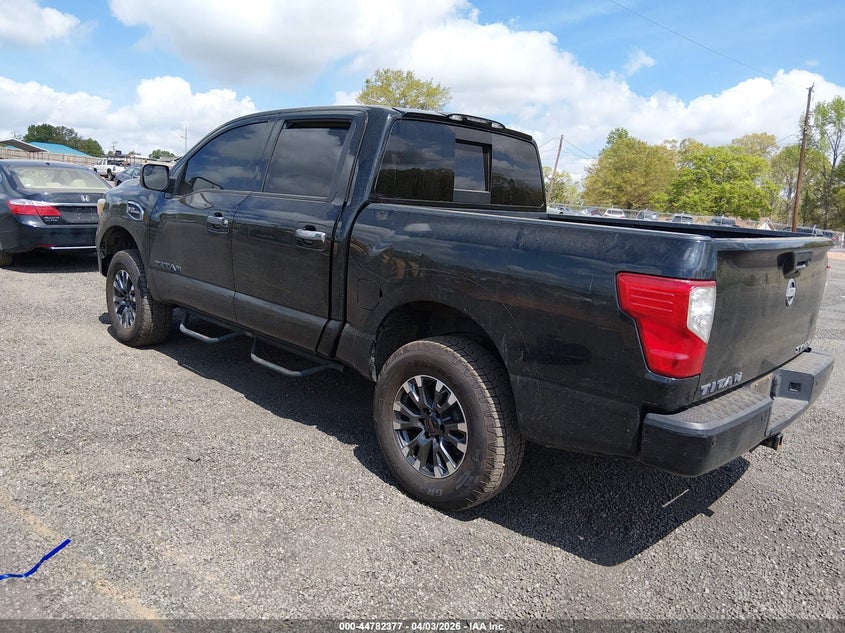 2017 Nissan Titan Sv