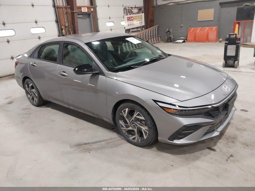 2025 HYUNDAI ELANTRA auction photo 1
