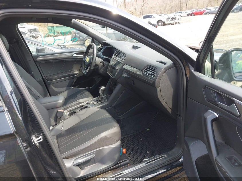 2022 Volkswagen Tiguan 2.0T Se R-Line Black