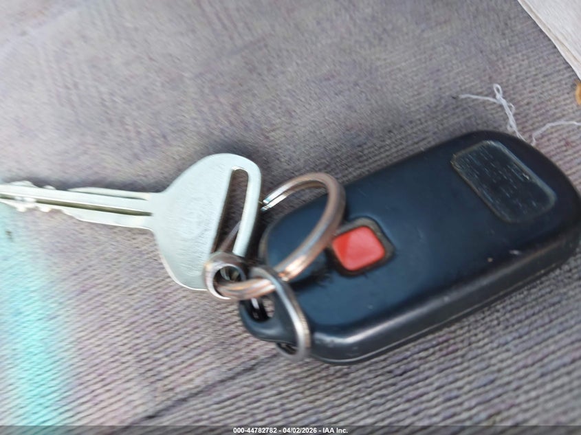 2002 Toyota Sienna Le VIN: 4T3ZF13C12U441748 Lot: 44782782