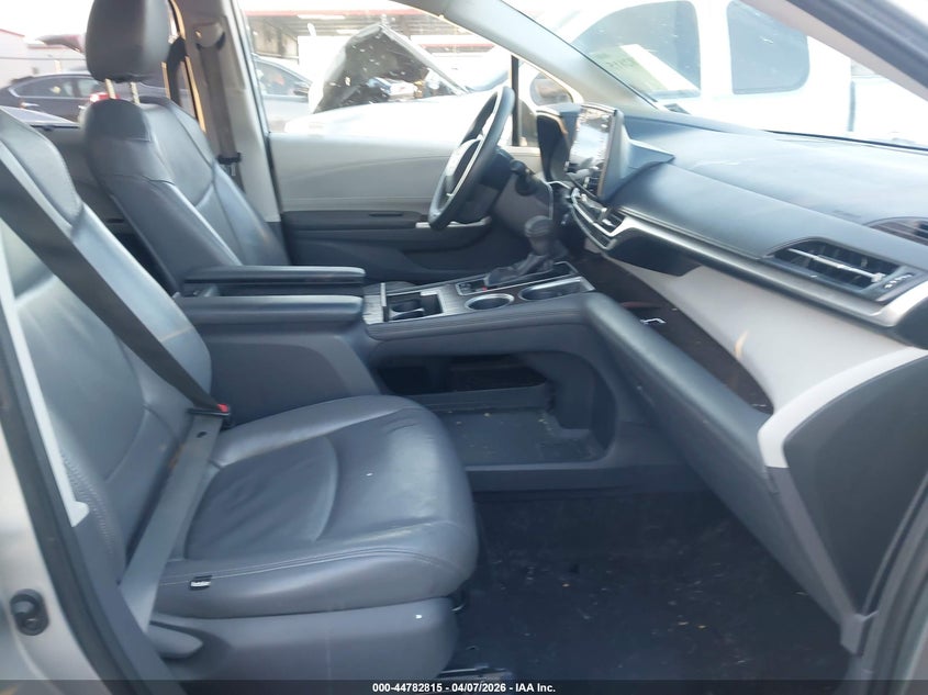 2021 Toyota Sienna Le