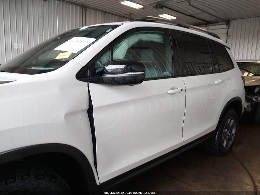 2024 Honda Passport Awd Trailsport VIN: 5FNYF8H63RB002512 Lot: 44782832