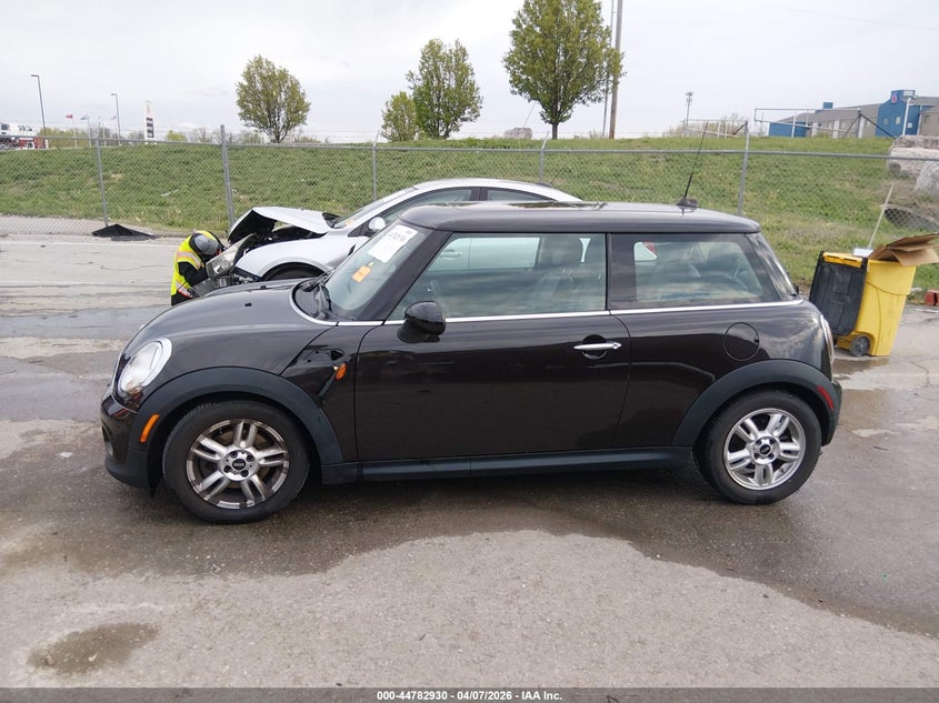 2013 Mini Hardtop Cooper VIN: WMWSU3C51DT677551 Lot: 44782930