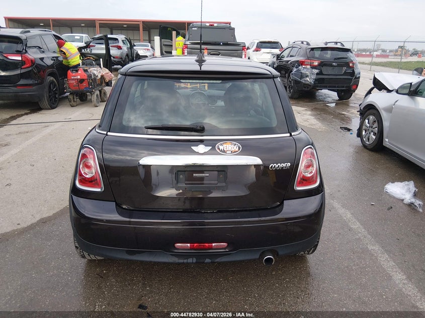 2013 Mini Hardtop Cooper VIN: WMWSU3C51DT677551 Lot: 44782930