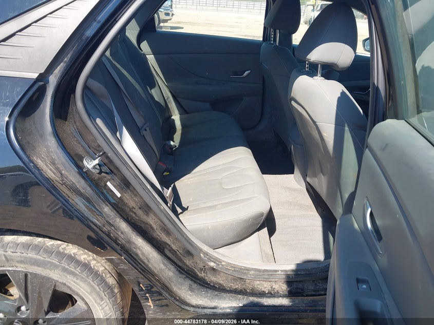 2023 HYUNDAI ELANTRA auction photo 8