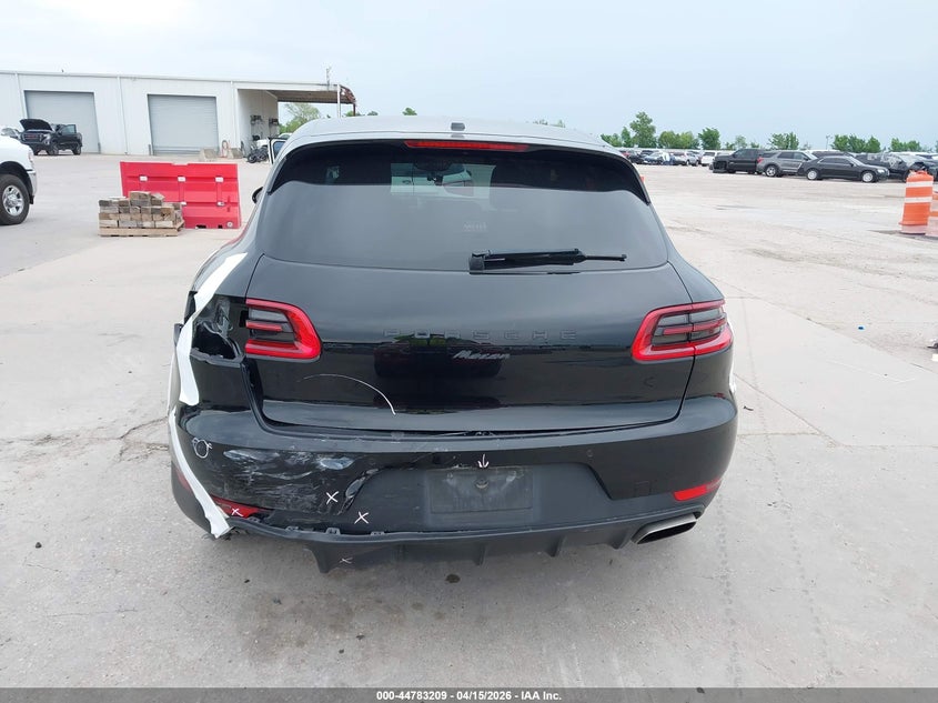 WP1AA2A57JLB11215 2018 Porsche Macan 2.0 Black
