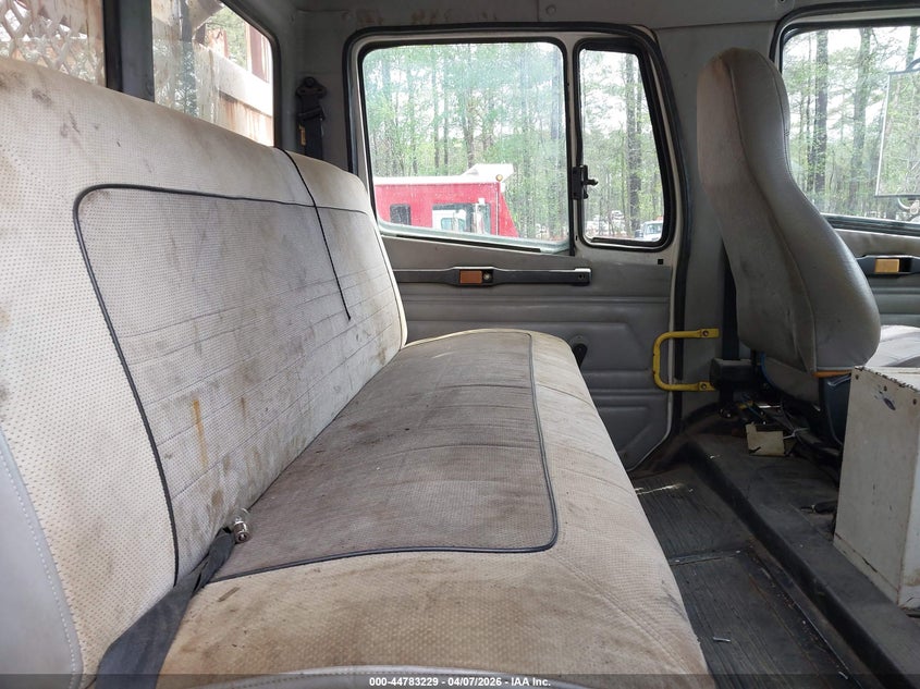 2001 FREIGHTLINER MEDIUM CONVENTIONAL auction photo 7