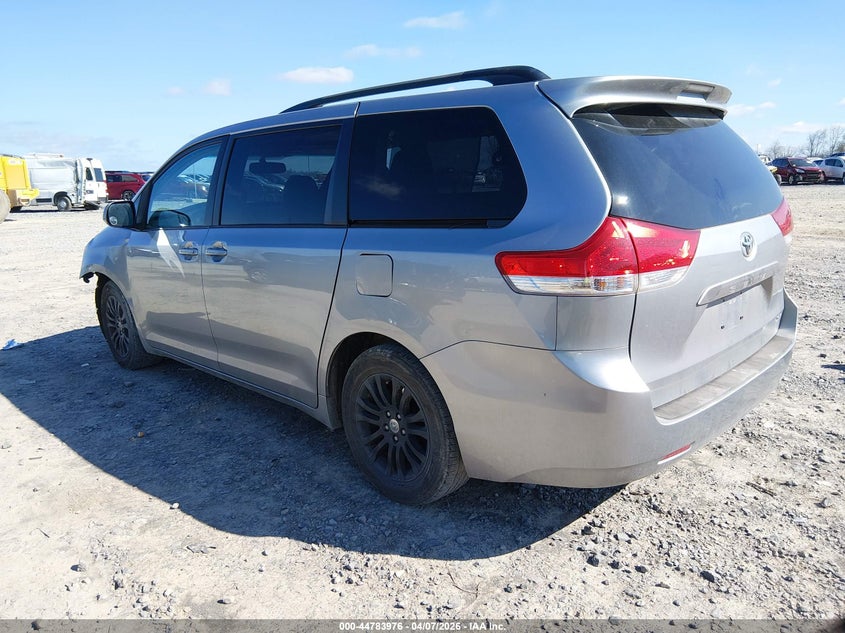 2011 Toyota Sienna Xle V6