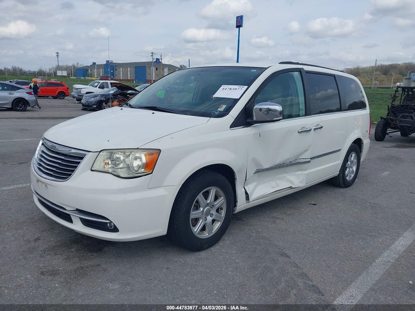 2012 Chrysler Town & Country Touring-L