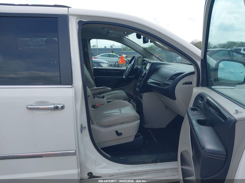 2012 Chrysler Town & Country Touring-L