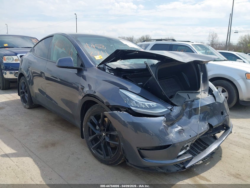 2022 Tesla Model Y Long Range Dual Motor All-Wheel Drive