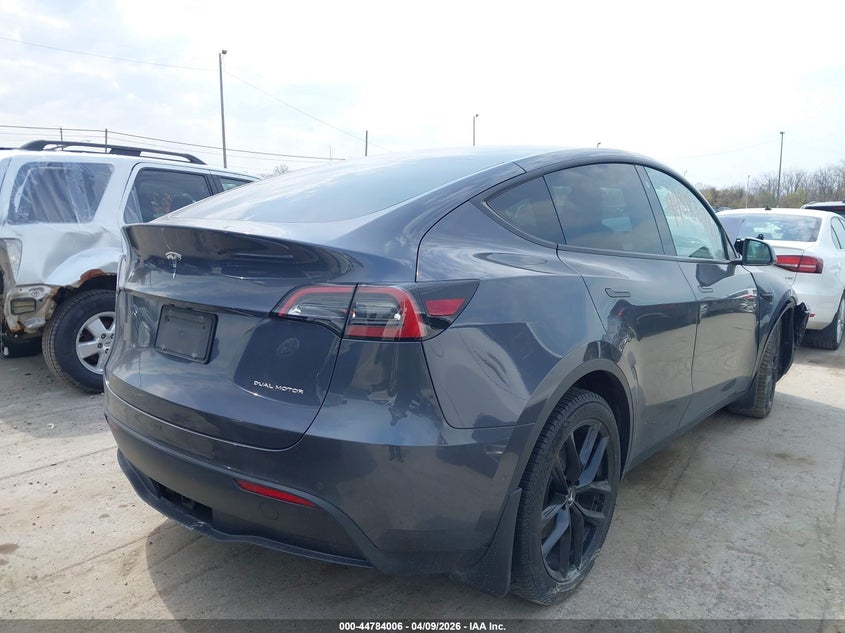 2022 Tesla Model Y Long Range Dual Motor All-Wheel Drive