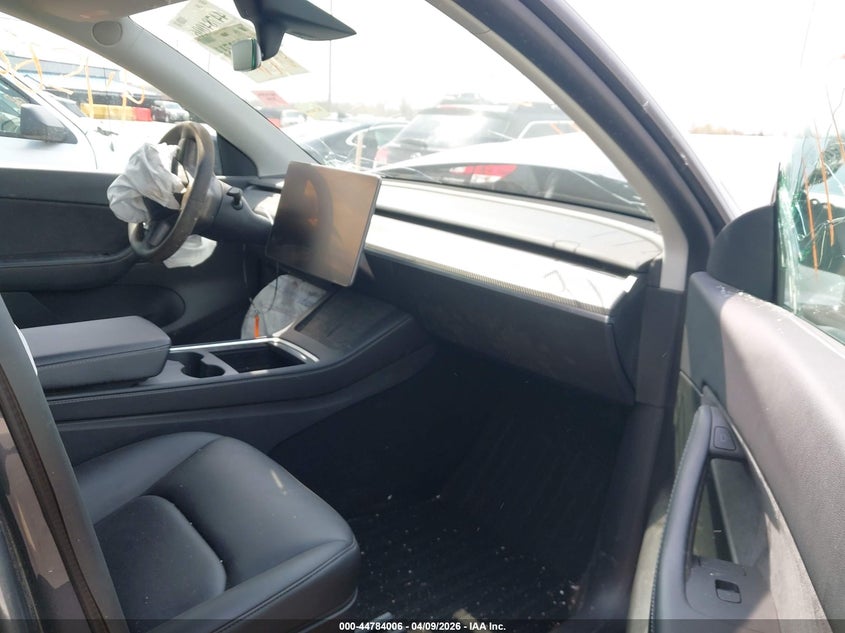 2022 Tesla Model Y Long Range Dual Motor All-Wheel Drive