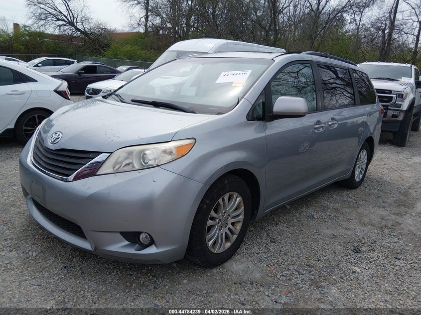 2011 Toyota Sienna Xle V6