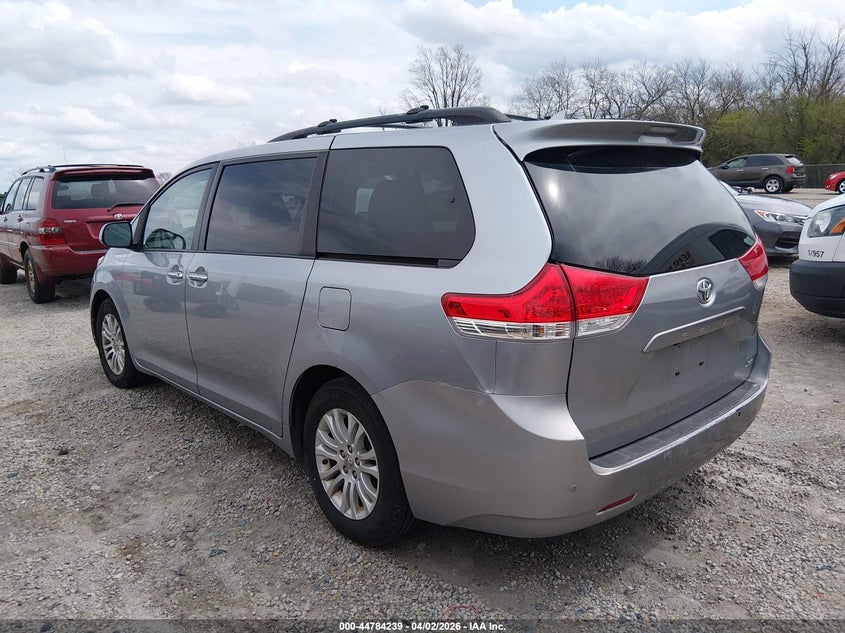 2011 Toyota Sienna Xle V6