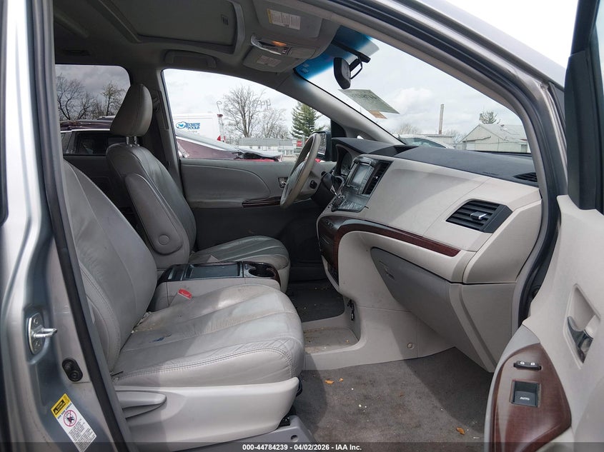 2011 Toyota Sienna Xle V6