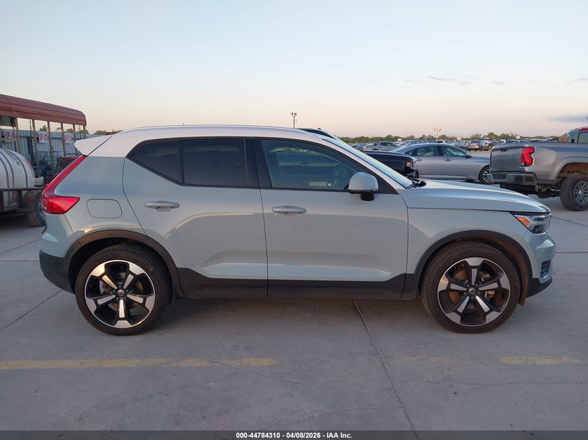 2019 Volvo Xc40 T5 Momentum VIN: YV4162UK3K2127372 Lot: 44784310